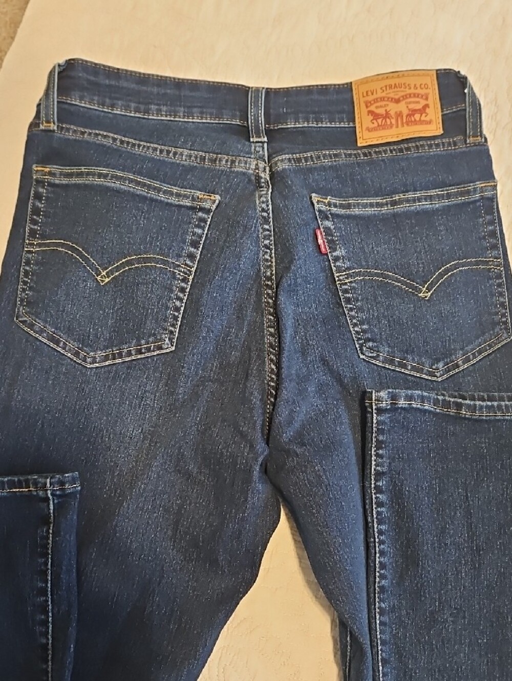 Levi's 725 High Rise Bootcut - Picture 2 of 6